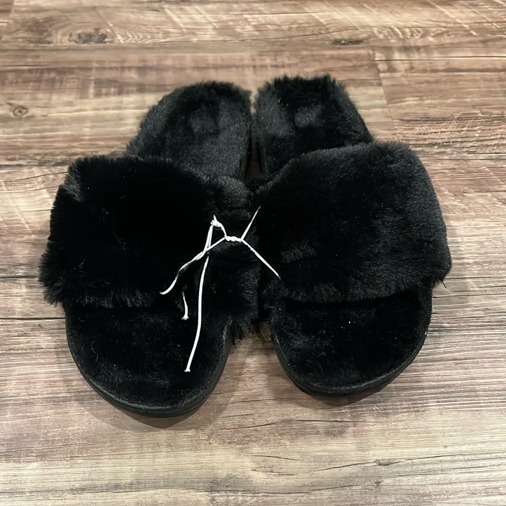 Fluffy Black slippers